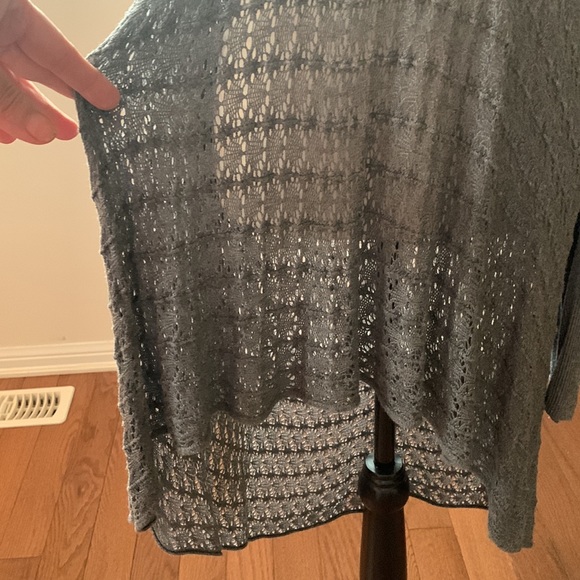 Hi/lo crochet knit sweater, Sz L - Picture 5 of 7